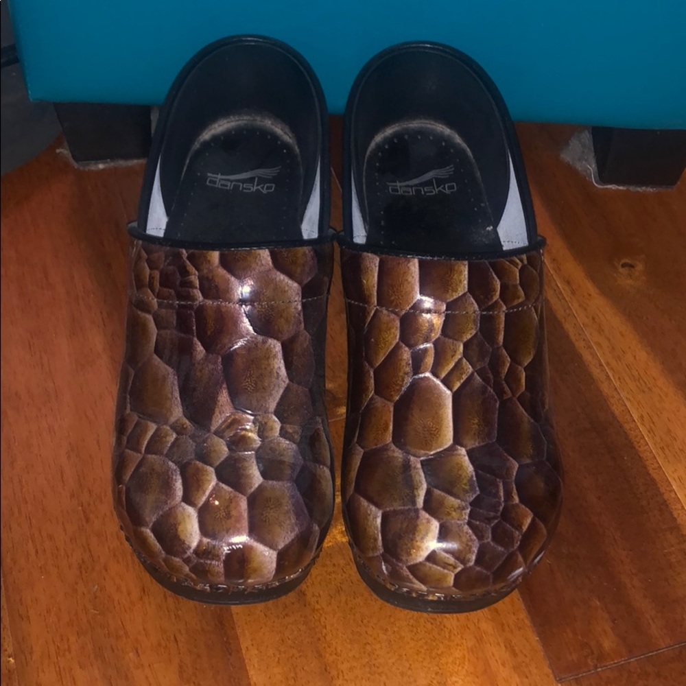 dansko clogs